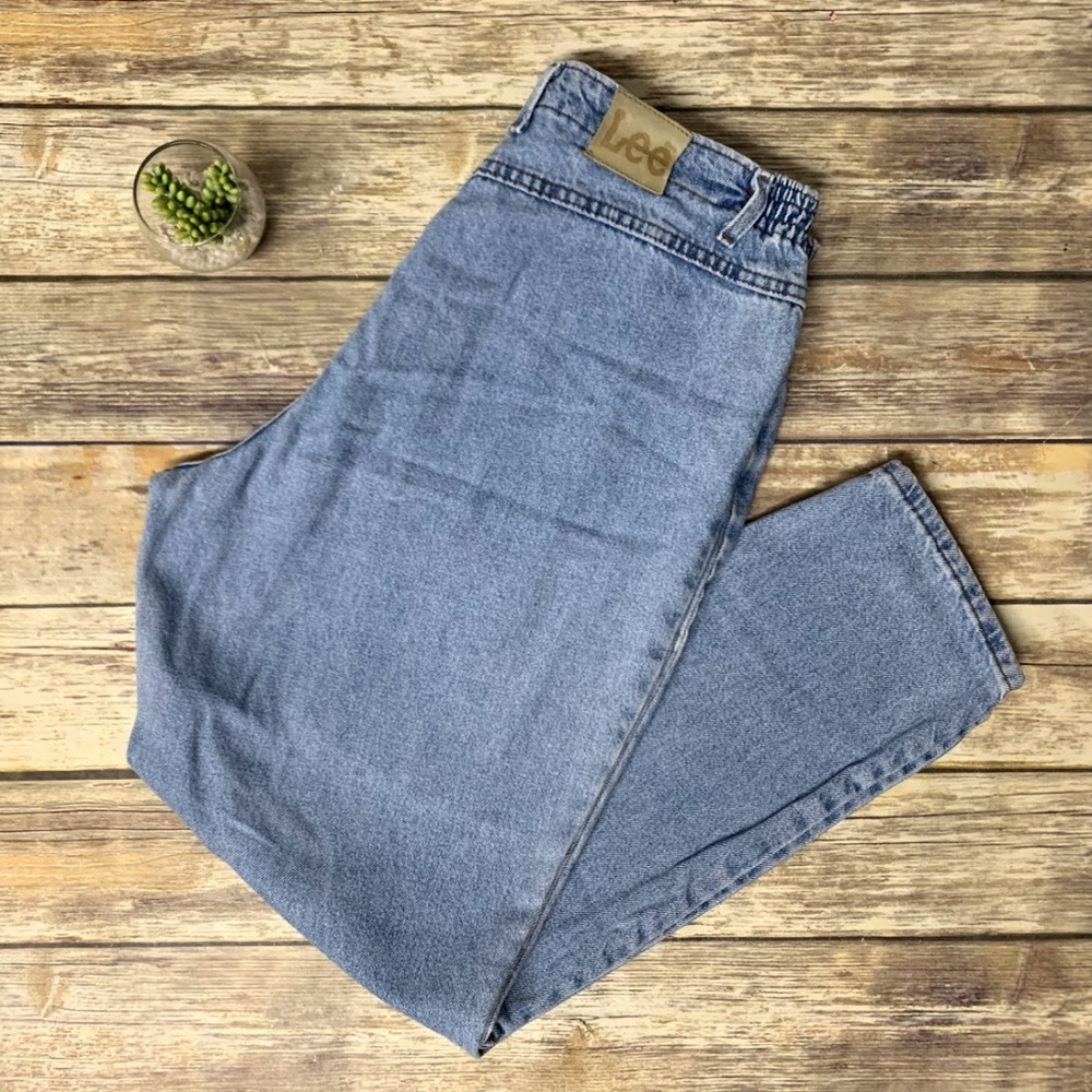 VTG Lee High Waist Tapered Elastic Waist Mom Jeans